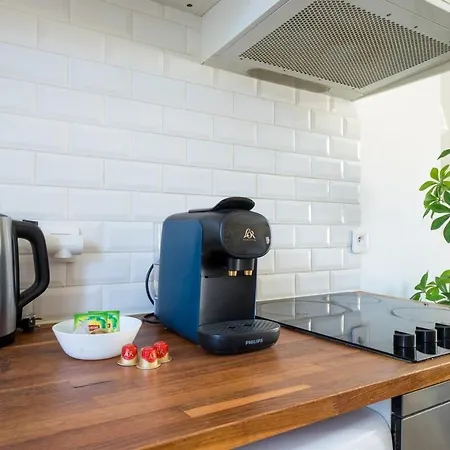 Centre - Parking - Place Du Peyrou - Tram A 2 Min